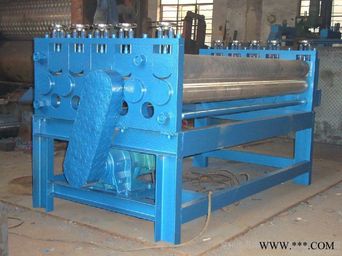 鋁板壓花機(jī)     供應(yīng)鋁板壓花機(jī)1