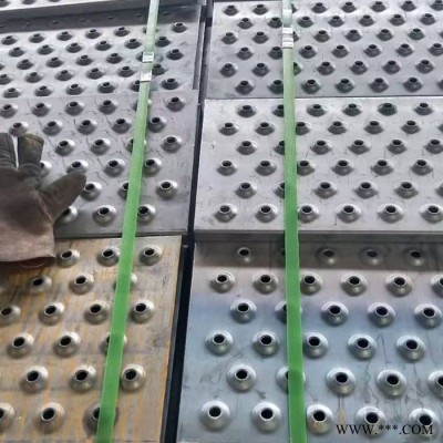 龐氏廠家 鋁板踩踏網(wǎng) 工廠批發(fā) 鯊魚嘴沖孔防滑板 沖孔防滑板廠家