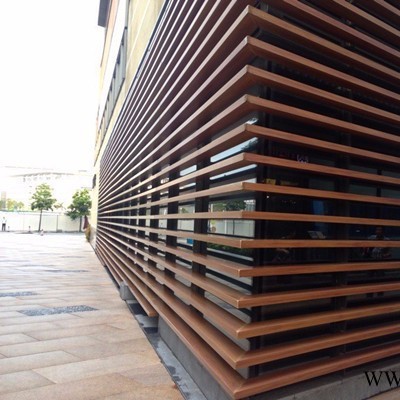 廣西北海酒店吊頂仿木色鋁型材方管裝修建材訂購選廣東德普龍建材廠。