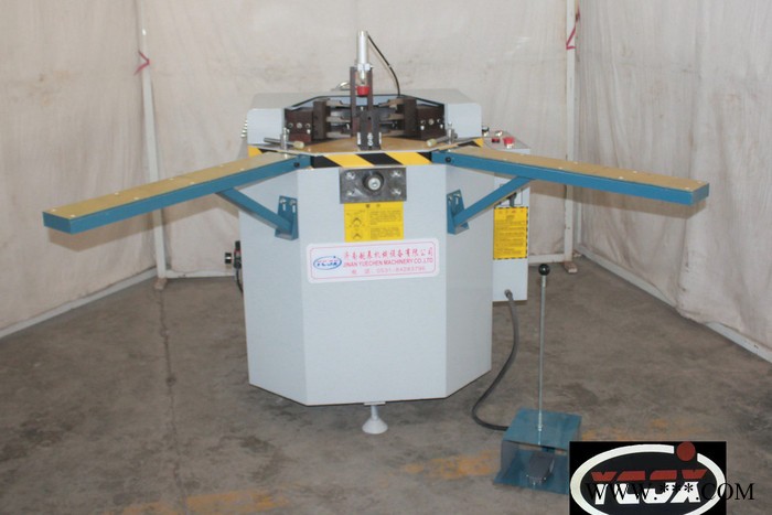 斷橋鋁門窗設(shè)備   斷橋鋁組角機(jī)   鋁型材組角機(jī)價(jià)格