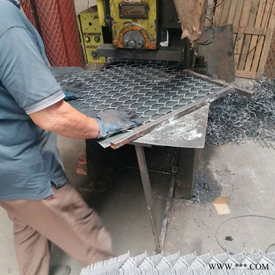 菱形鋁板拉伸網(wǎng)  金屬擴張網(wǎng)  吊頂裝飾張拉網(wǎng) 幕墻裝飾鋼板網(wǎng)