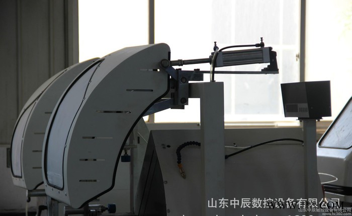 隔斷鋁型材下料鋸 辦公屏風(fēng)鋁型材雙頭切割鋸  高隔間切割設(shè)備