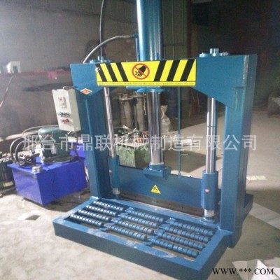 塑料卷桶纏繞膜裁切機 大卷塑料透明纏繞膜分切機 液壓分切機