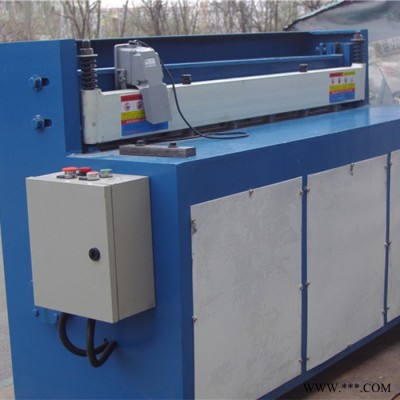 濟(jì)寧鑫宏1300mm電動剪板機(jī) 白鐵皮剪板機(jī) 彩鋼板電動剪板機(jī)