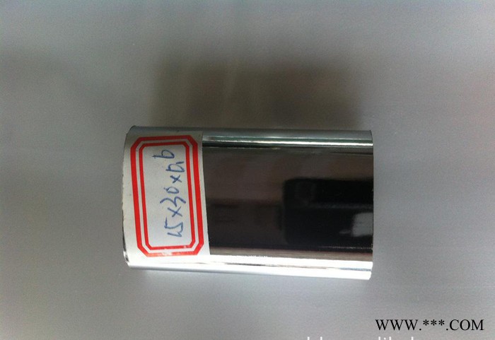 專業(yè)生產(chǎn)大量促銷電鍍鐵扁管掛衣管掛衣管