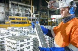 中國(guó)鋁業(yè)三季報(bào)利潤(rùn)增長(zhǎng)，高管強(qiáng)調(diào)業(yè)績(jī)改善融資壓降，預(yù)計(jì)鋁價(jià)偏強(qiáng)震蕩｜直擊業(yè)績(jī)會(huì)